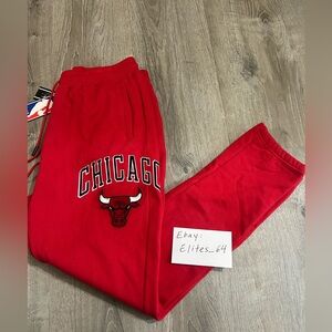 Men PRO STANDARD Chicago Bulls Stacked Logo Sweatpants, red